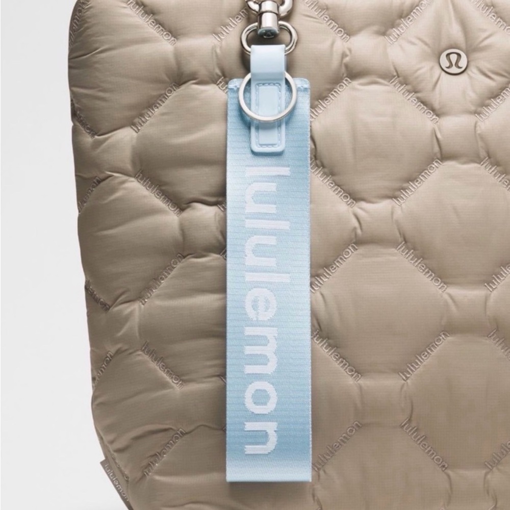 lululemon athletica Light Blue and White Key Strap Key & Card Holder - Picture 2 of 2